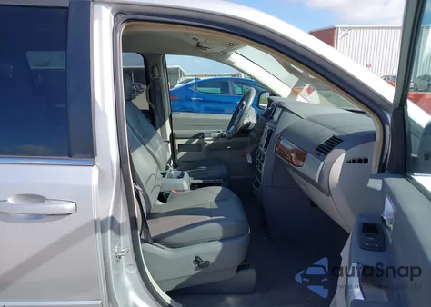 2008 Chrysler Town & Country Touring from USA, damaged, VIN 2A8HR54P38R821228